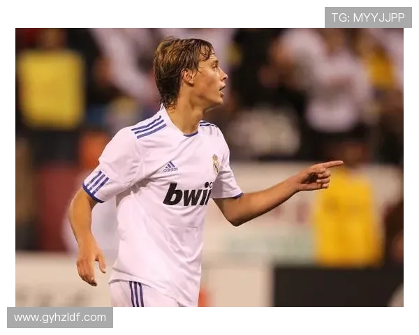 卡纳莱斯回忆皇马岁月：孤独与泪水交织的崩溃时光