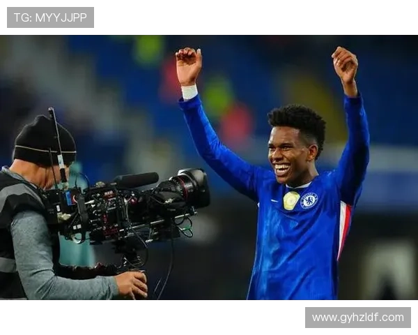 埃斯特旺谈球队战术与语言学习的重要性助力融入新环境