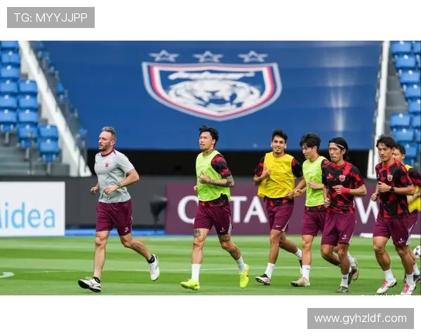 海港队结束假期重返训练全力备战中超收官战争取佳绩