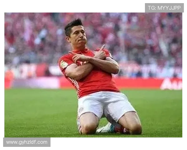 莱万感慨黄老板新专辑印在国家德比球衣上意义非凡